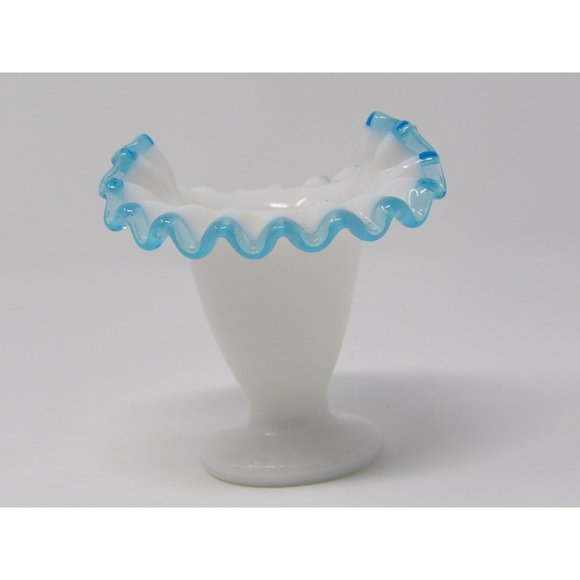 Vintage Fenton Aqua Crest Ruffled Edge Vase 4 1/4 H x 4 1/2" W x 3 1/4" D No chi - Picture 4 of 10